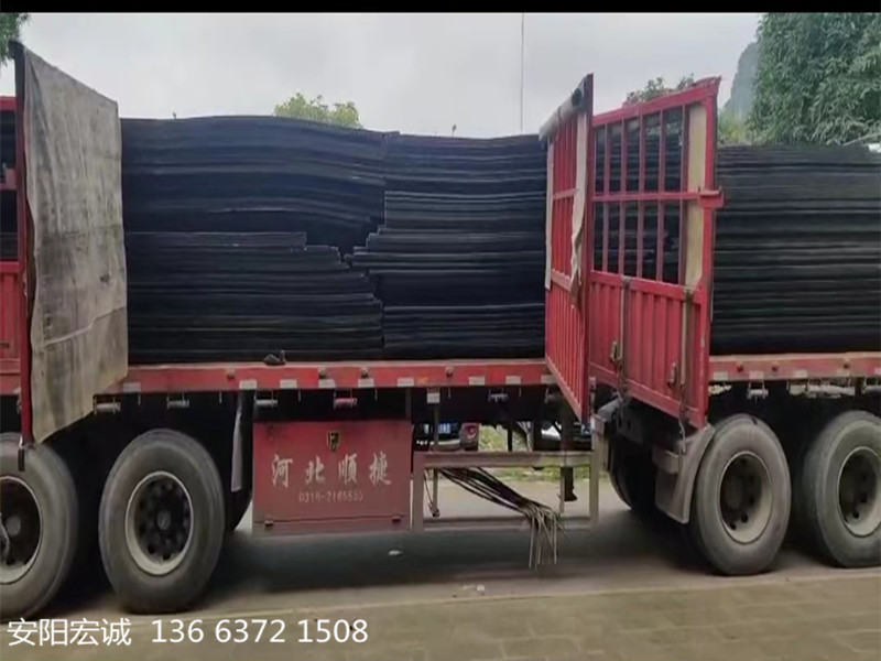 安陽宏誠: 抗沖擊力的高密度聚乙烯板