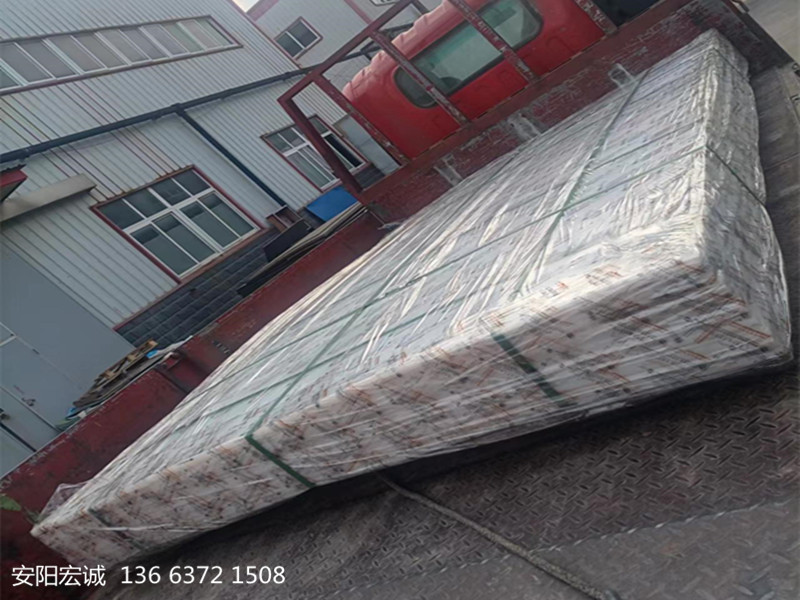 安陽宏誠：超高分子量聚乙烯襯板的特點